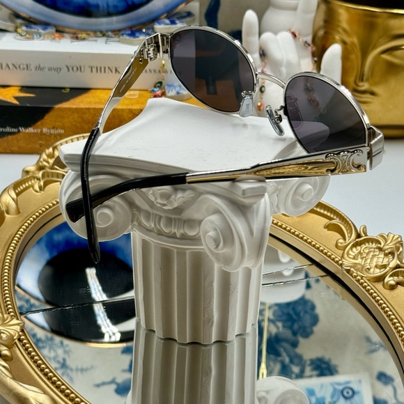 🆕 CELINE 🧿 NIB CL40235U 16A Metal Triomphe Oval Sunglasses, Silver & Smoke - Picture 13 of 16